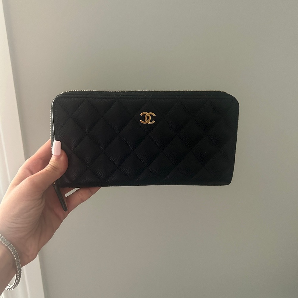 Black Chanel Wallet caviar with authenticity card